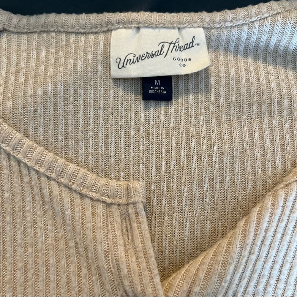 Cream Light Sweater - Picture 2 of 3